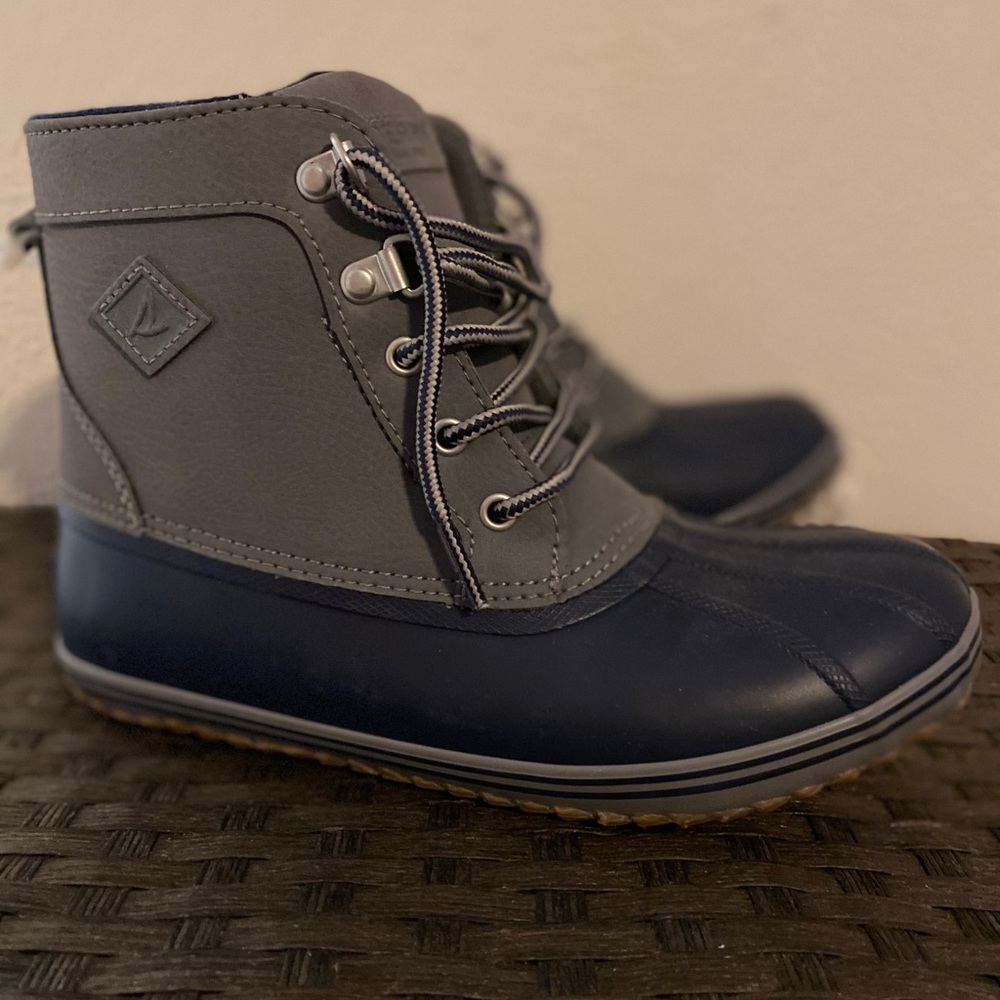 Boys Sperry rain boot